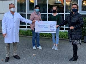 Bunter Abend Verein Högling ? spendet an den Förde