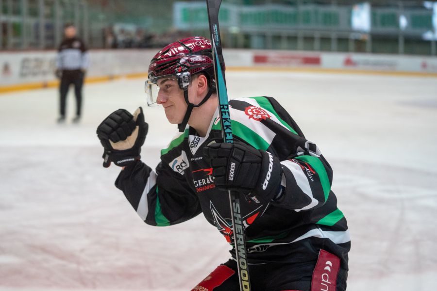 Starbulls Rosenheim Enrico Henriquez für das DEB U