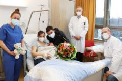 Rosenheim Freude über Neujahrsbaby am RoMed Klinik