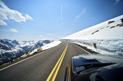 Traunreut Verkehrsunfall auf schneeglatter Fahrbah