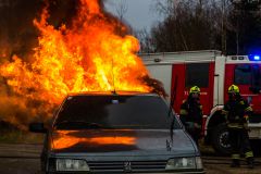Weyarn Autotransporter in Flammen