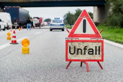 Holzkirchen Schwerer Verkehrsunfall auf Autobahnau
