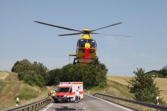 Rennradfahrerin verletzt sich bei Sturz schwer