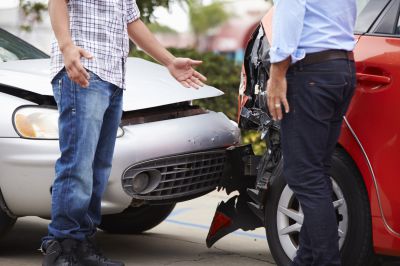 Auffahrunfall verursacht Verkehrsbehinderungen auf
