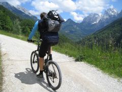 Mountainbiker schwer verunglückt im westlichen Kam