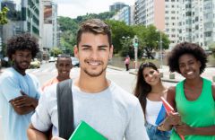 Für rund 35 000 Schülerinnen und Schüler an bayeri