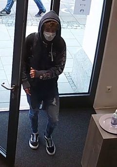 Versuchter Raubüberfall in Rosenheim Kripo fahndet
