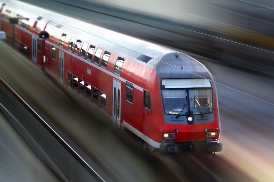 Auseinandersetzungen zw Fahrgästen und Zugbegleite