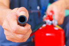 Miesbach Unbekannte zünden Kaugummiautomaten an