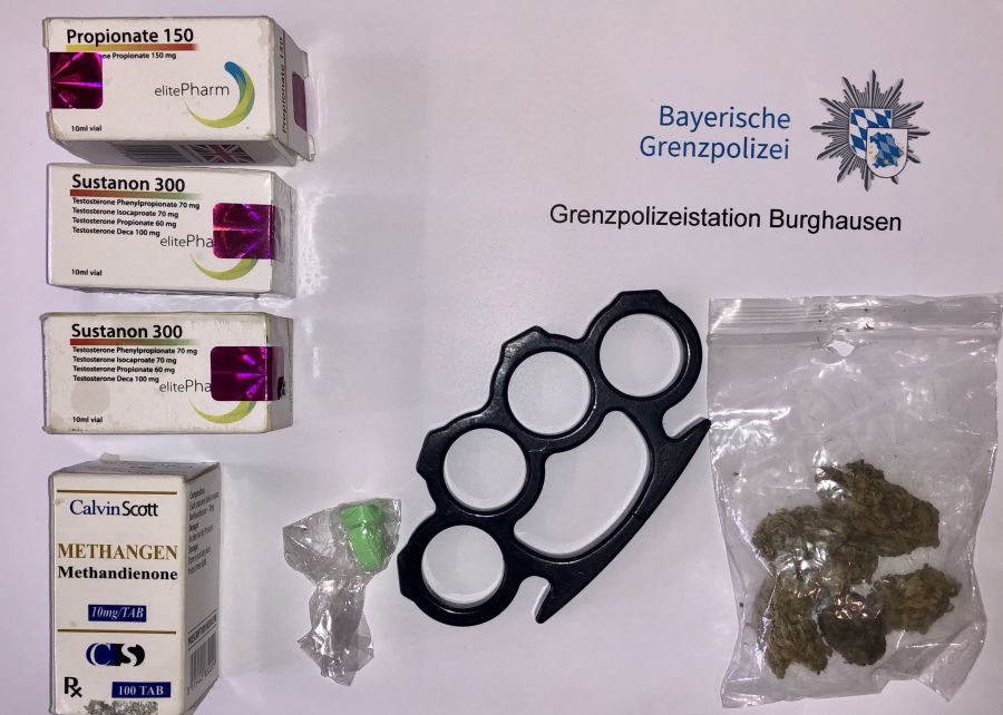 B12 Drogen Dopingmittel und eine verbotene Waffe i