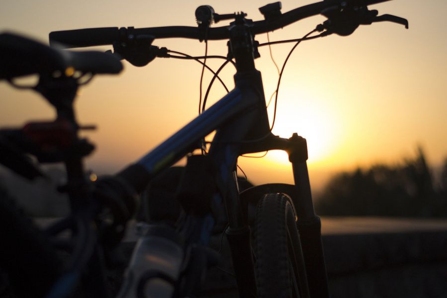 Miesbach Radfahrer rammt Kind und lässt es verletz
